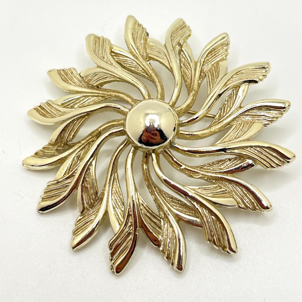 Vintage Retro 1960s Sarah Coventry Gold Tone Swirl Flower Lapel Pin Brooch
